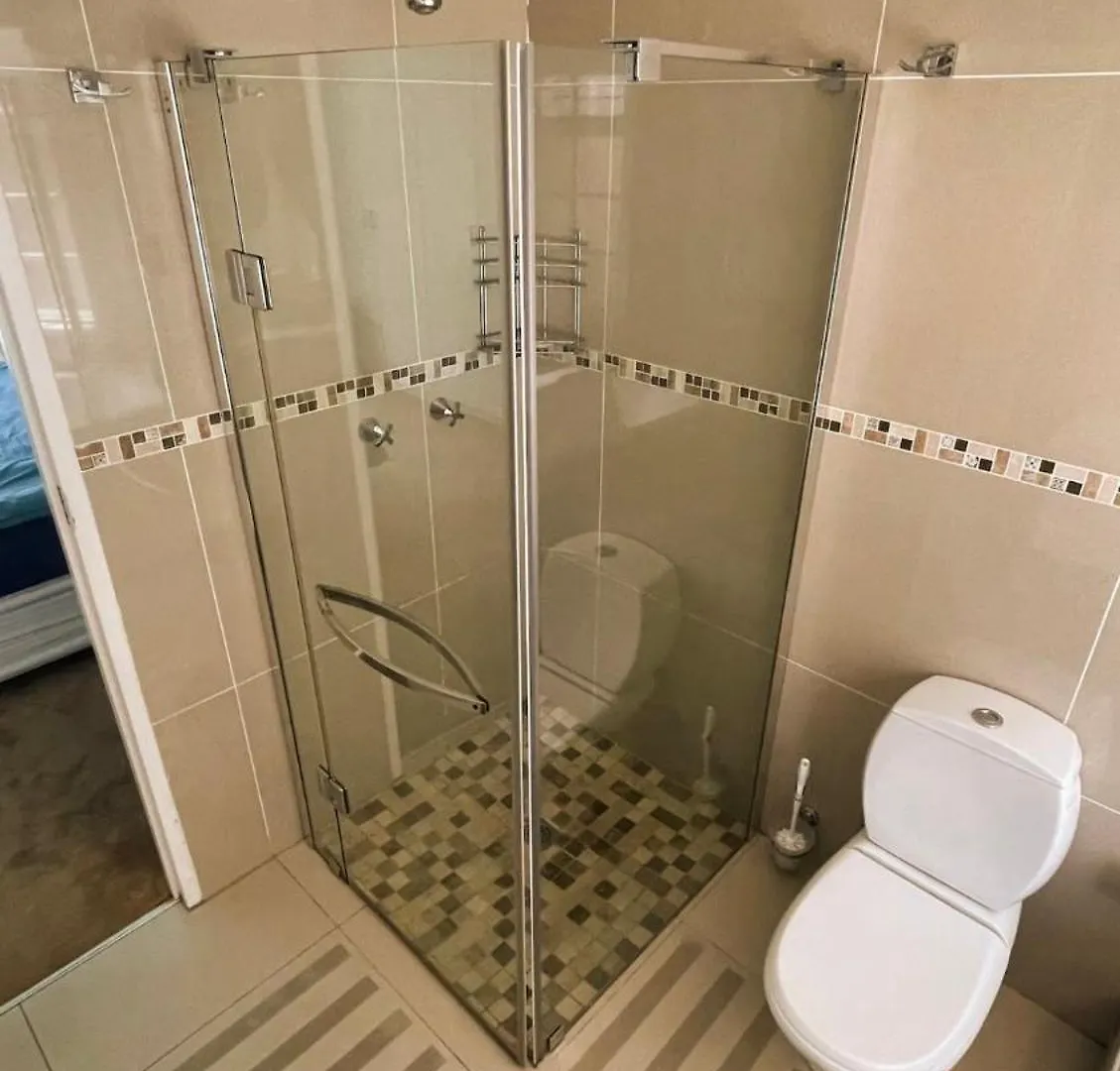 Spacious Cosy Room With Own Bathroom, No Load Shedding ケープタウン